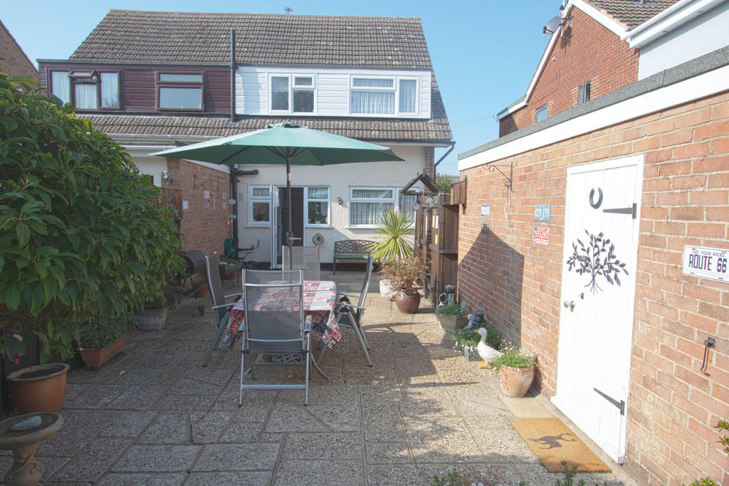 3 bedroom semidetached house for sale in Frithwood Lane, Billericay, CM12