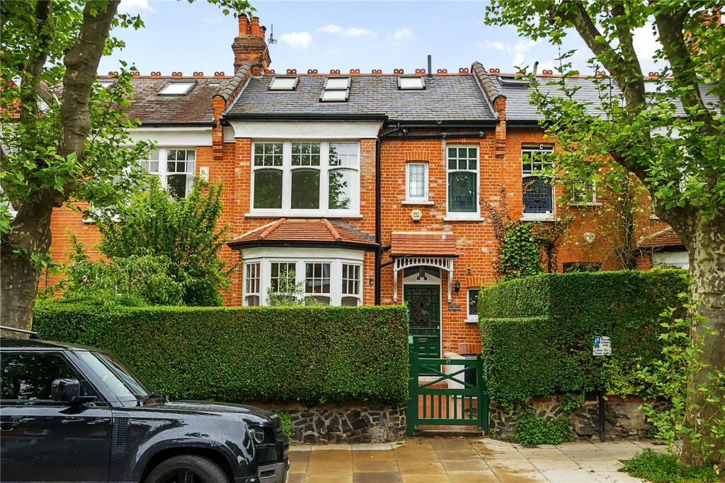 5 bedroom terraced house for sale in Grand Avenue, London, N10