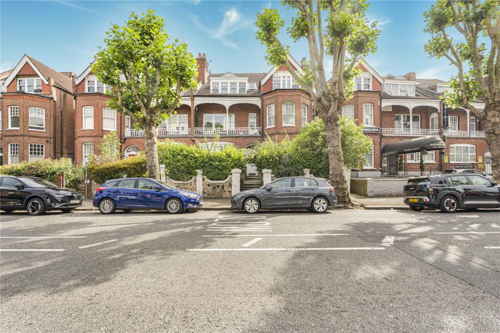 Main image of property: Queens Avenue, London, N10