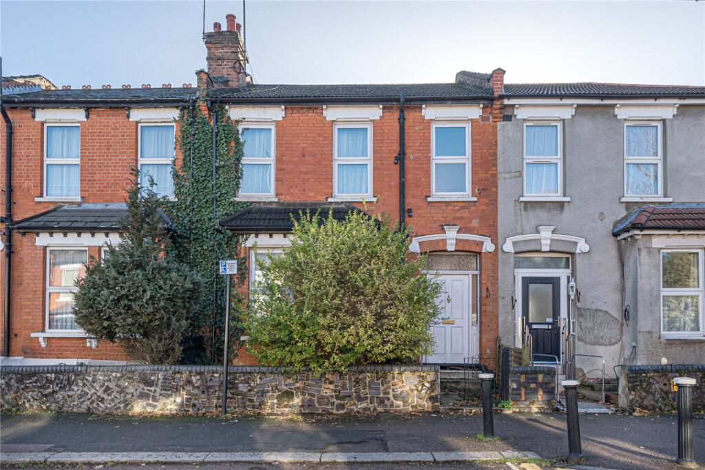 Main image of property: Coldfall Avenue, London, N10