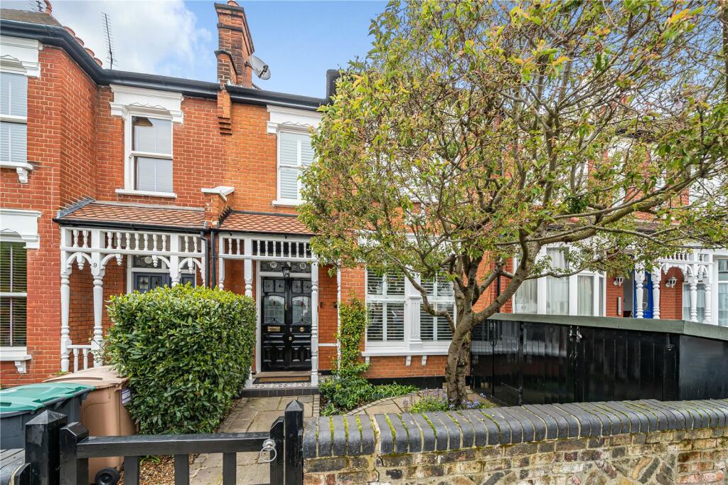 4 bedroom terraced house for sale in Rokesly Avenue, Crouch End, N8
