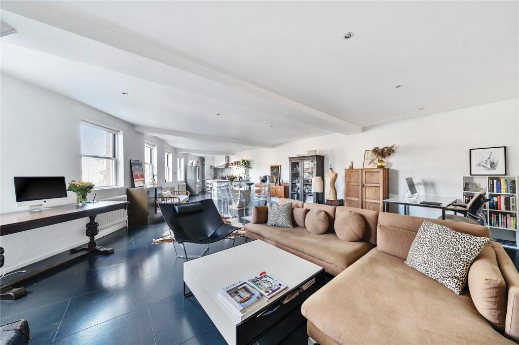 Main image of property: Felix Avenue, London, N8