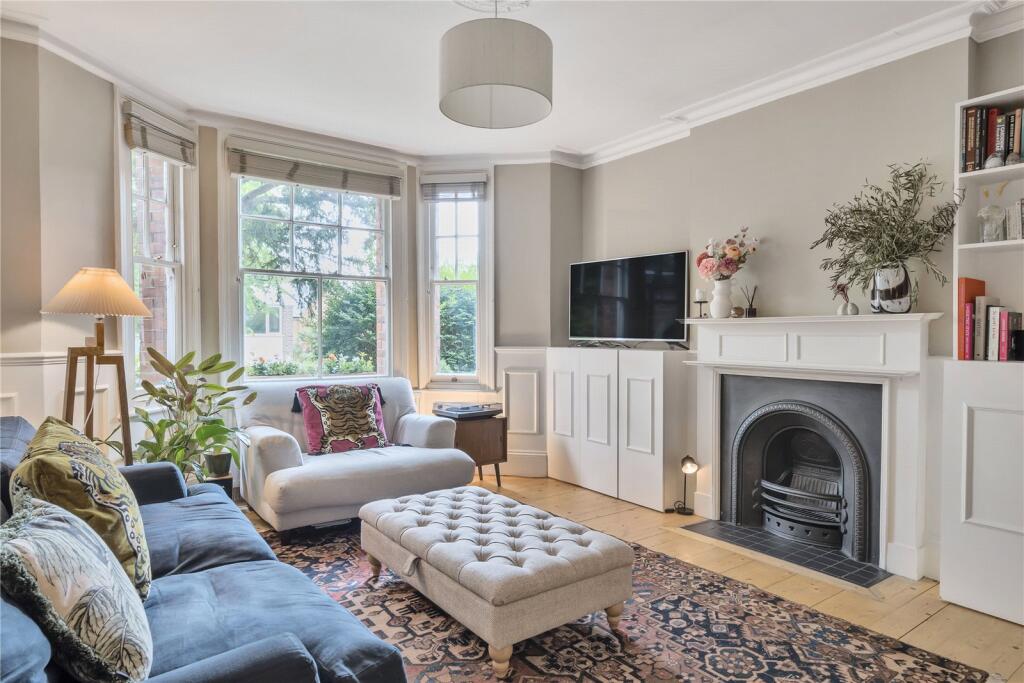 Main image of property: Brambledown Mansions, London, N4