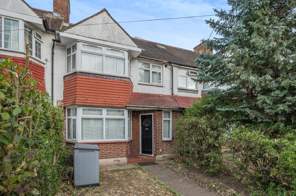 Main image of property: Cardrew Avenue, London, N12