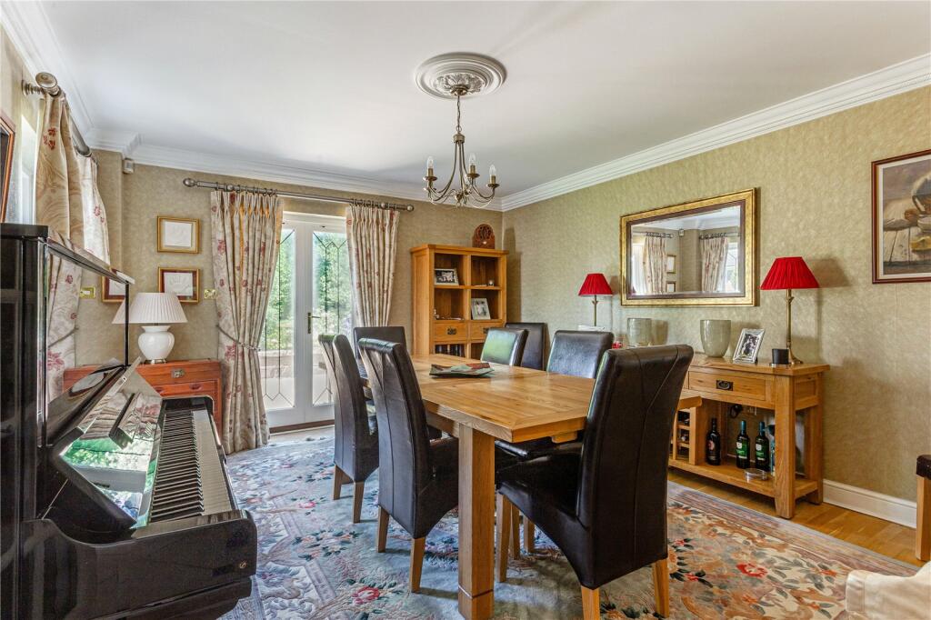 Detached to rent on Manor Close, Penn, High Buckinghamshire, HP10