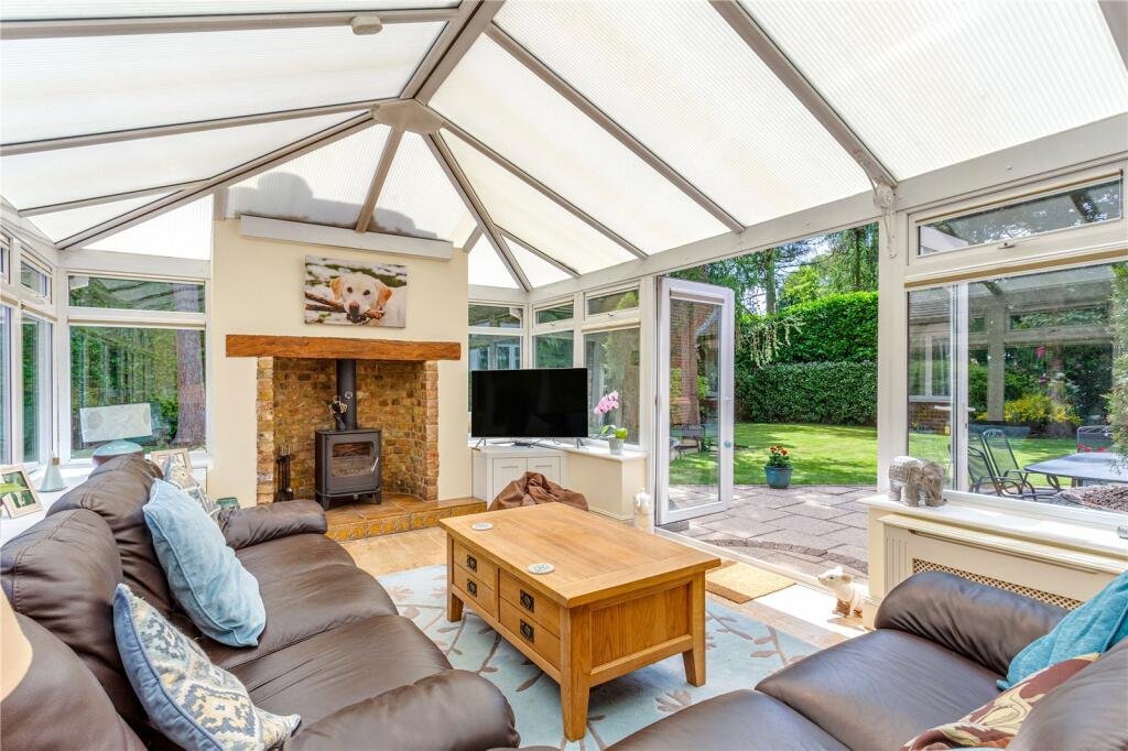 Detached to rent on Manor Close, Penn, High Buckinghamshire, HP10