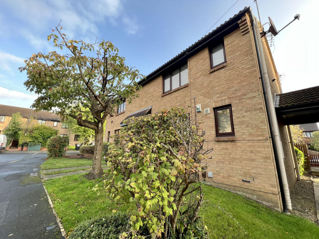 Main image of property: Eavestone Grove, Harrogate