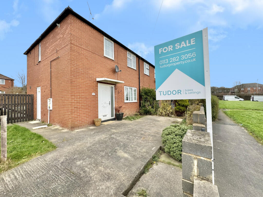 2 bedroom semidetached house for sale in Hansby Avenue, Seacroft, LS14