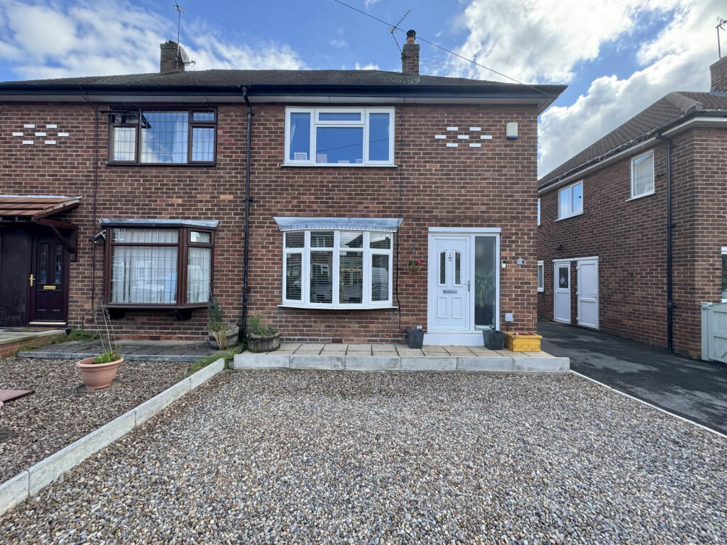 2 bedroom semidetached house for sale in Elm Avenue, Kippax, LS25