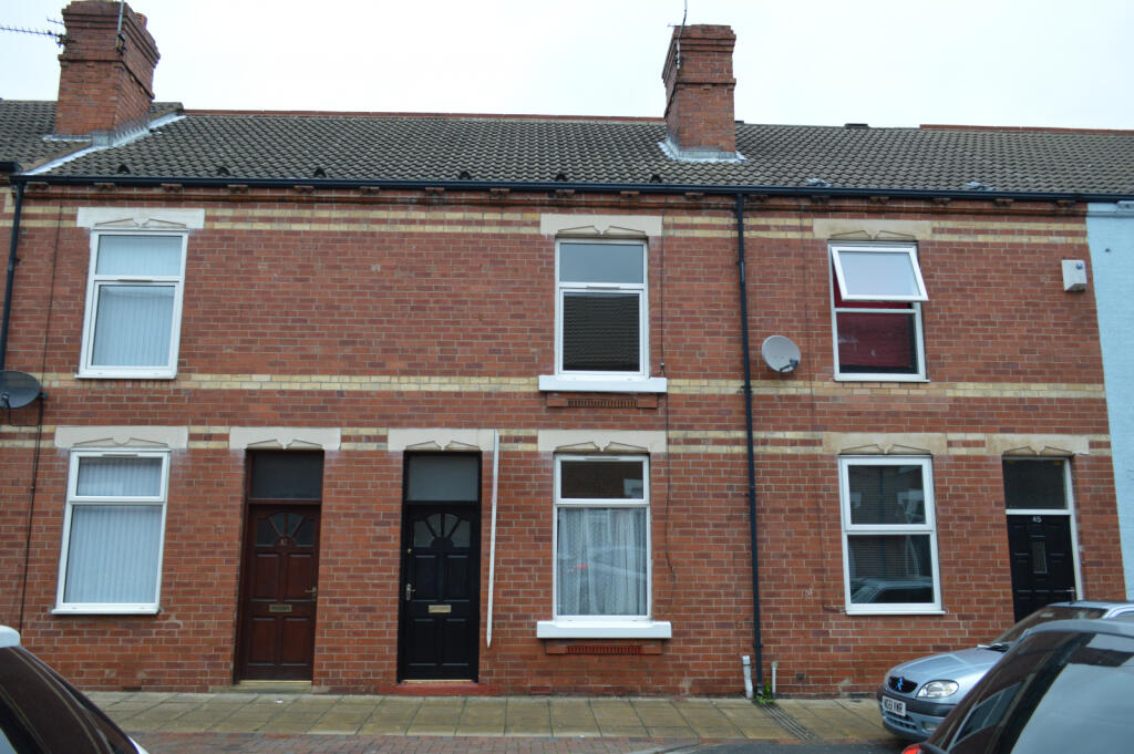 2 bedroom terraced house for rent in Hugh Street, Castleford, WF10