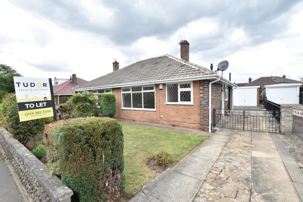 2 bedroom bungalow for rent in Derwent Avenue, Garforth, LS25