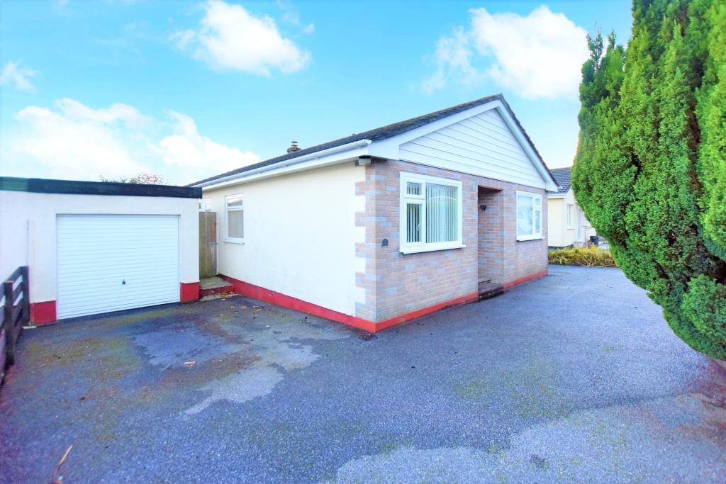 3 bedroom bungalow for sale in Caradon Close, Pensilva, Liskeard, PL14