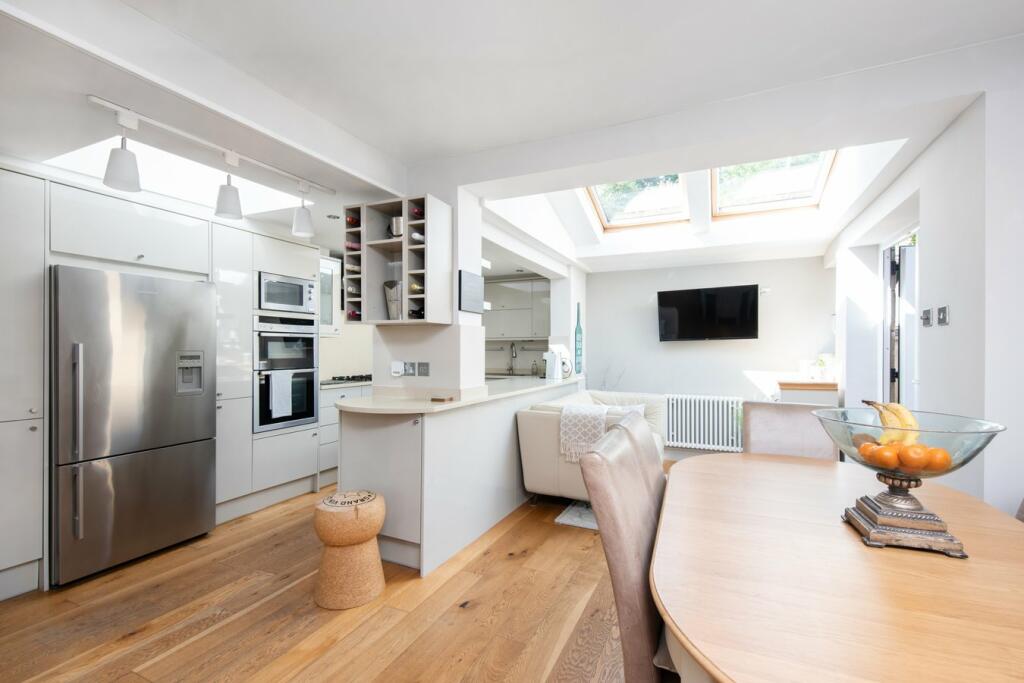 Additional property image - Wellsway, Bath, BA2