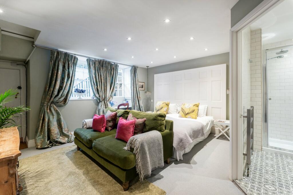 Additional property image - Bathwick Street, Bath, BA2