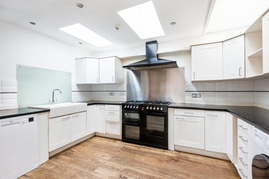 Additional property image - Crescent Gardens, Bath, BA1