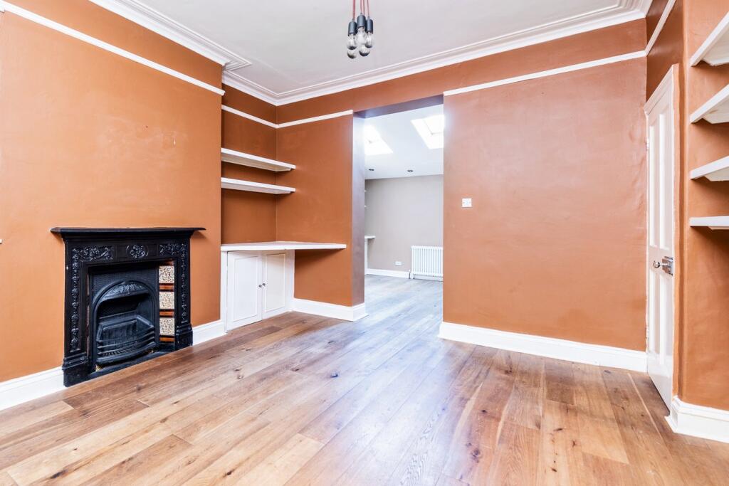 Additional property image - Crescent Gardens, Bath, BA1