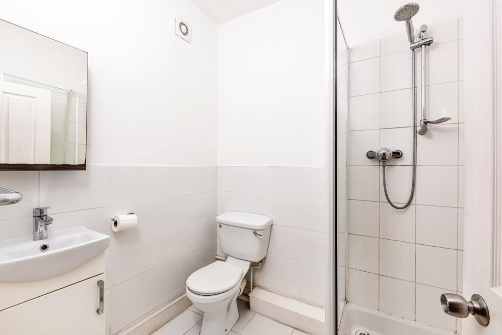 Additional property image - Crescent Gardens, Bath, BA1