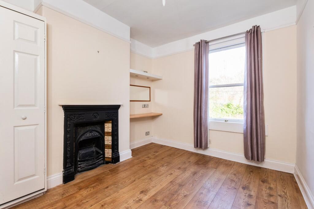 Additional property image - Crescent Gardens, Bath, BA1
