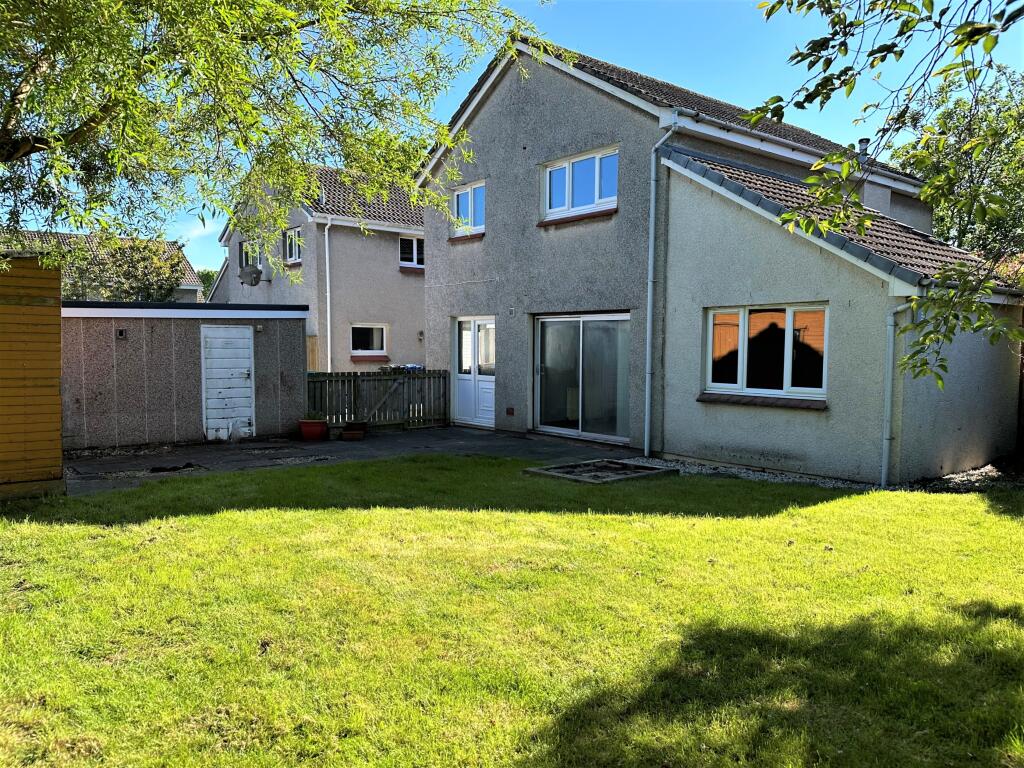 4 bedroom detached house for sale in St Davids Court, Dalgety Bay, KY11