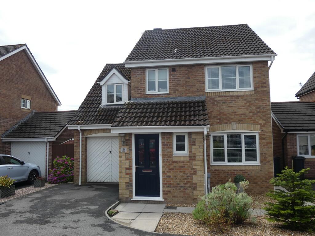 3 bedroom detached house for sale in Llys Iris, Waunceirch, Neath. SA10