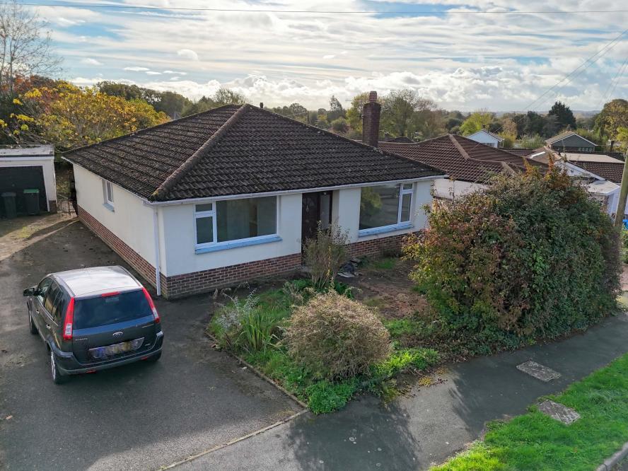 Main image of property: Lawns Road, Colehill, BH21 2JP