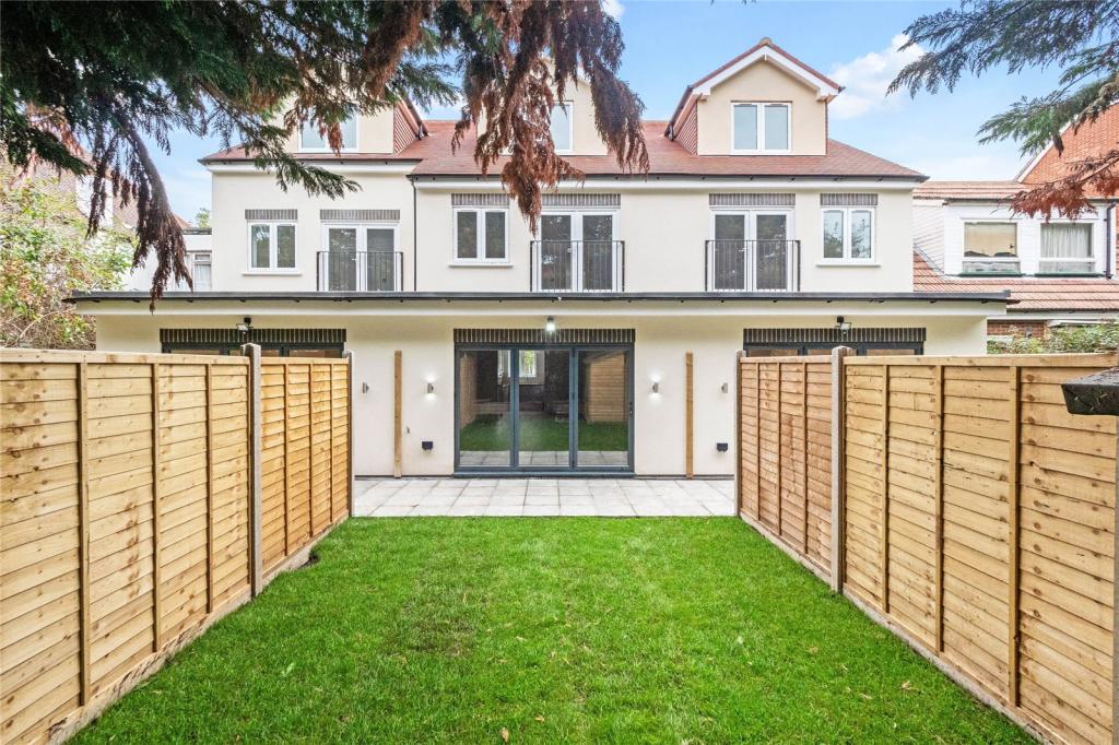 3 bedroom terraced house for sale in Rural Way, Furzedown, London, SW16