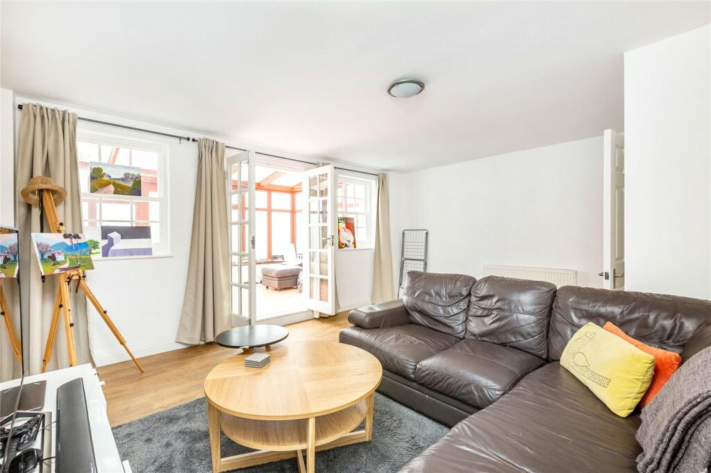 1 bedroom flat for rent in Cadmus Close, London, SW4