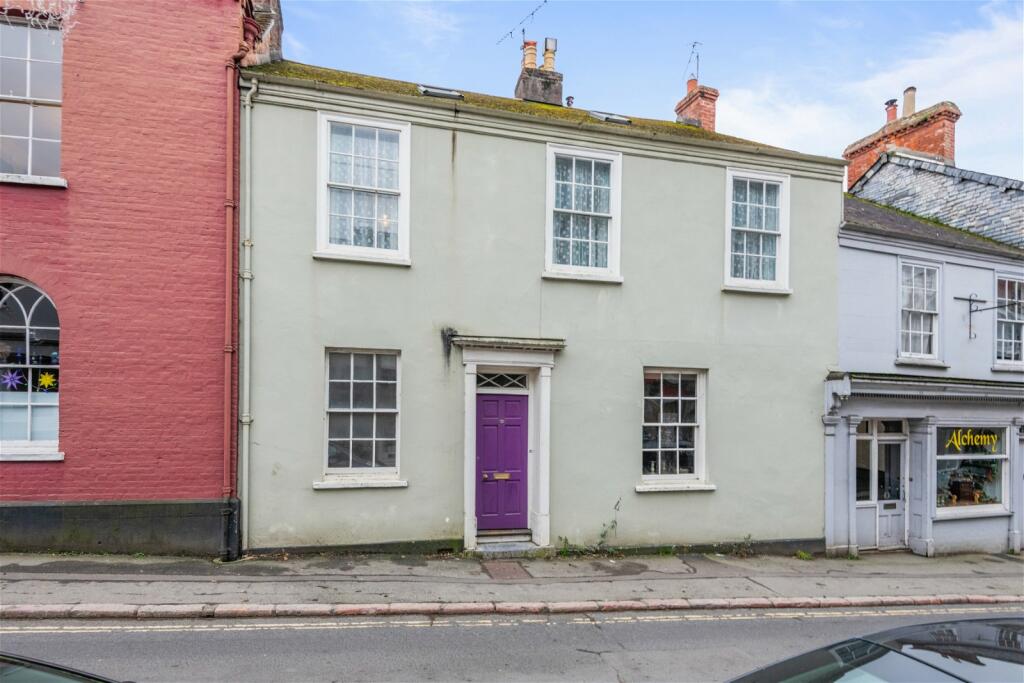 1 bedroom ground floor flat for sale in East Street, Ashburton, TQ13