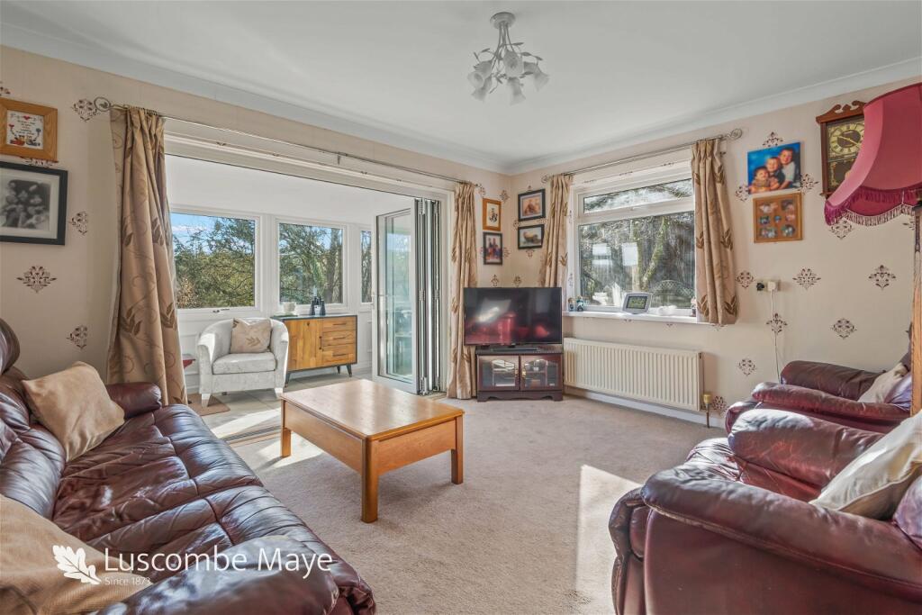 4 bedroom detached bungalow for sale in Buckfast Road, Buckfast, TQ11