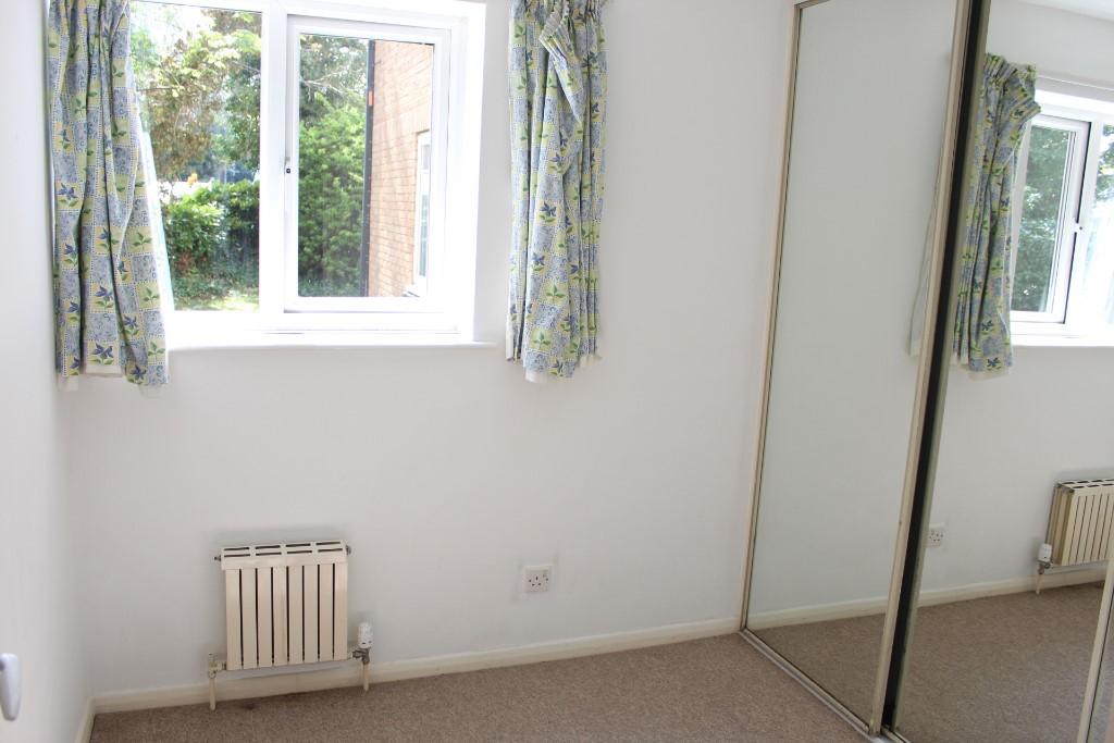 2 bedroom ground floor flat for sale in Surbiton Hill Park, Surbiton