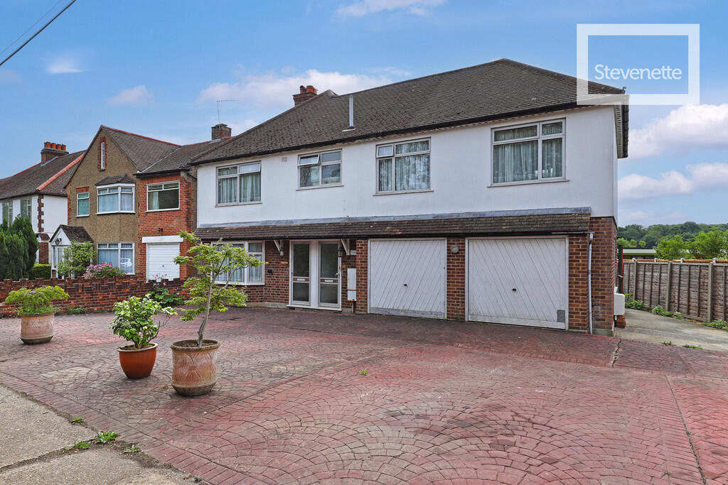 Main image of property: Carpenters Arms Lane, Thornwood