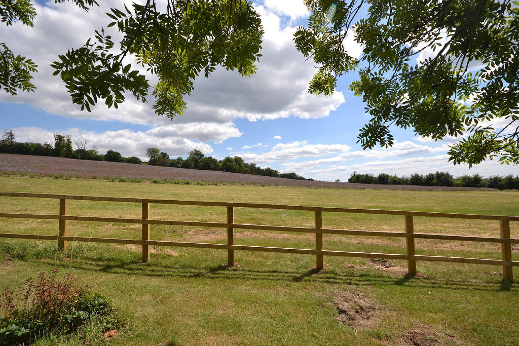 4 bedroom detached house for sale in Crooked Mile, Waltham Abbey, EN9