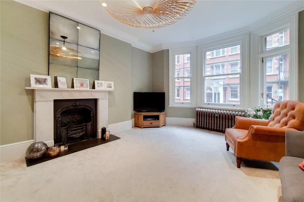 4 bedroom flat for sale in Clarence Gate Gardens, Glentworth Street