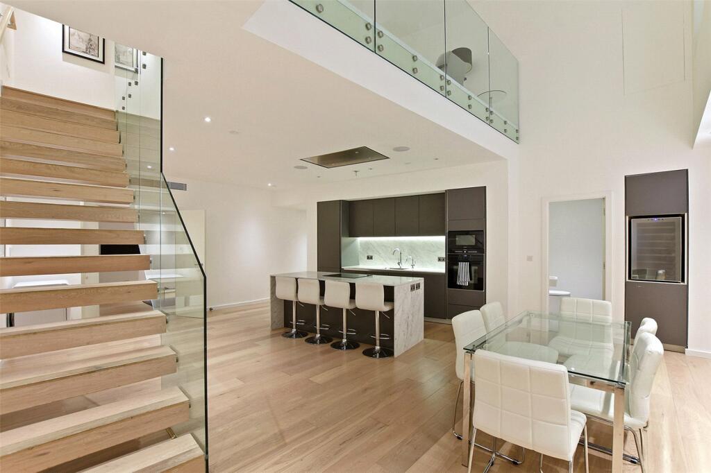 Main image of property: Lovat Lane, City Of London