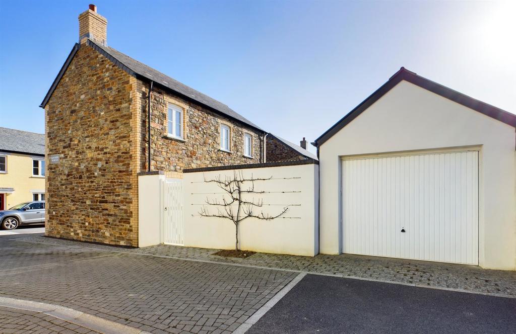 3 bedroom detached house for sale in Stret Lugan, Nansledan, Newquay, TR8