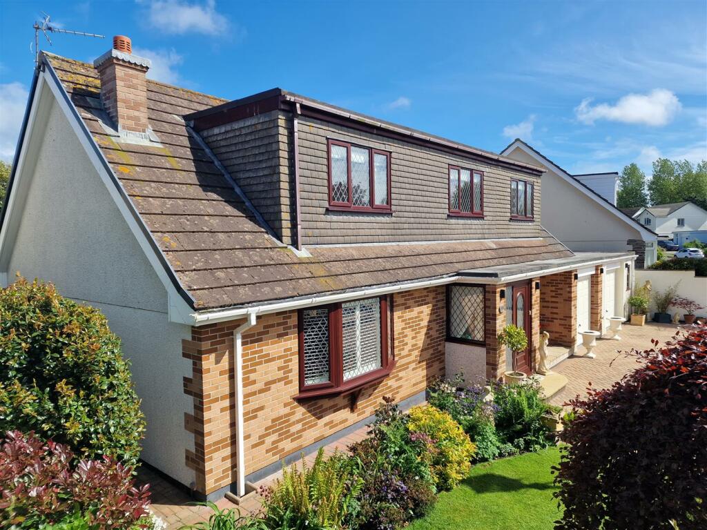3 bedroom detached house for sale in Billings Drive, Newquay, TR7