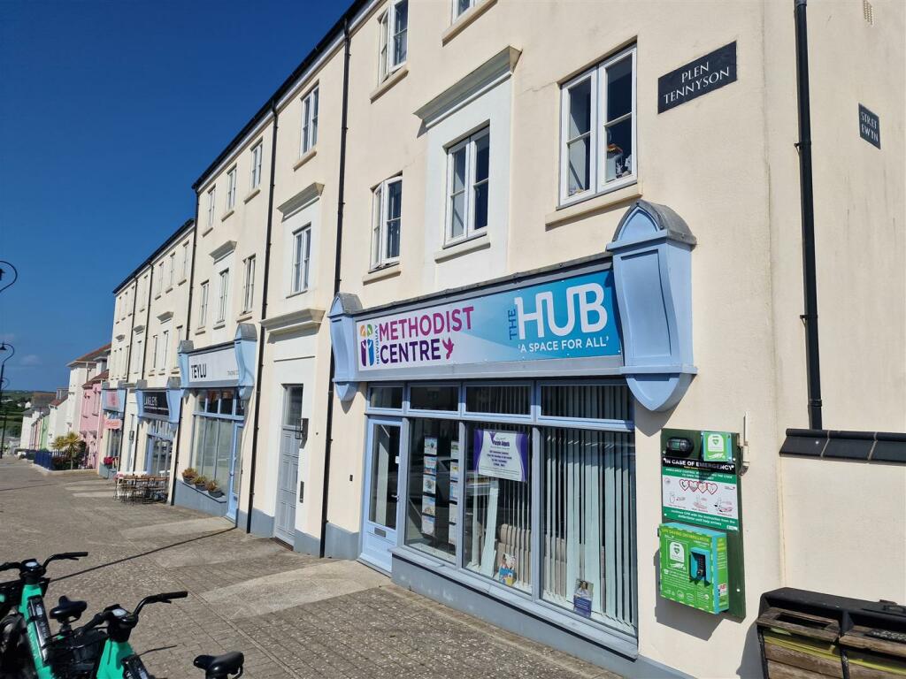 Commercial property for sale in Chi Tennyson, Plen Tennyso, Nansledan