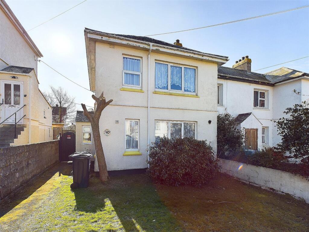 3 bedroom semi-detached house