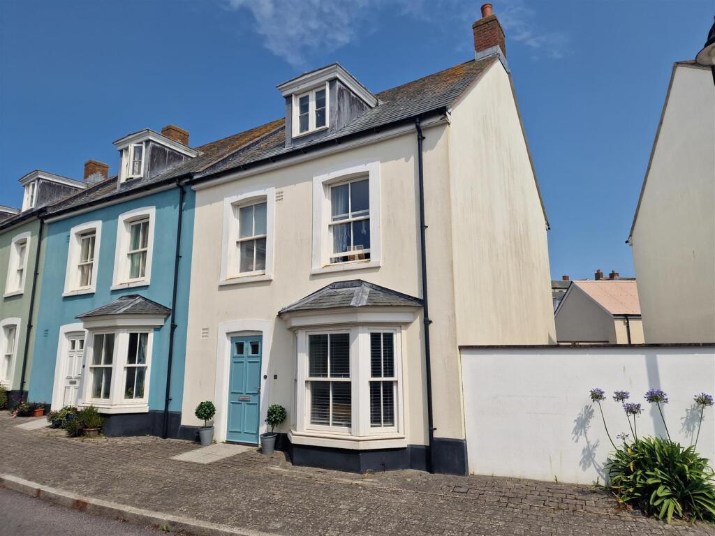 Main image of property: Stret Constantine, Tregunnel Hill, Newquay