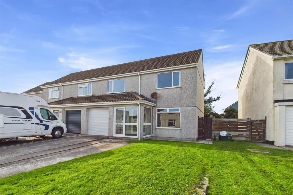 3 bedroom end of terrace house