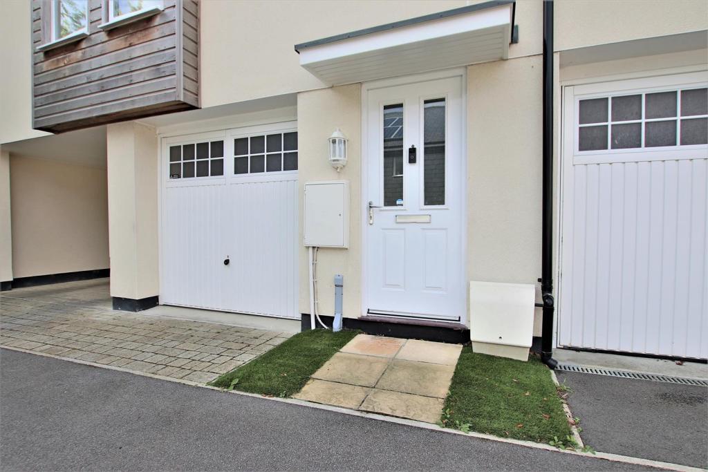 2 bedroom coach house for sale in Mallory Drive, Trevenson Meadows