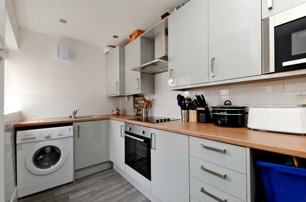 3 bedroom house for rent in 124 Cobden View Road, Crookes S10 1HS, S10