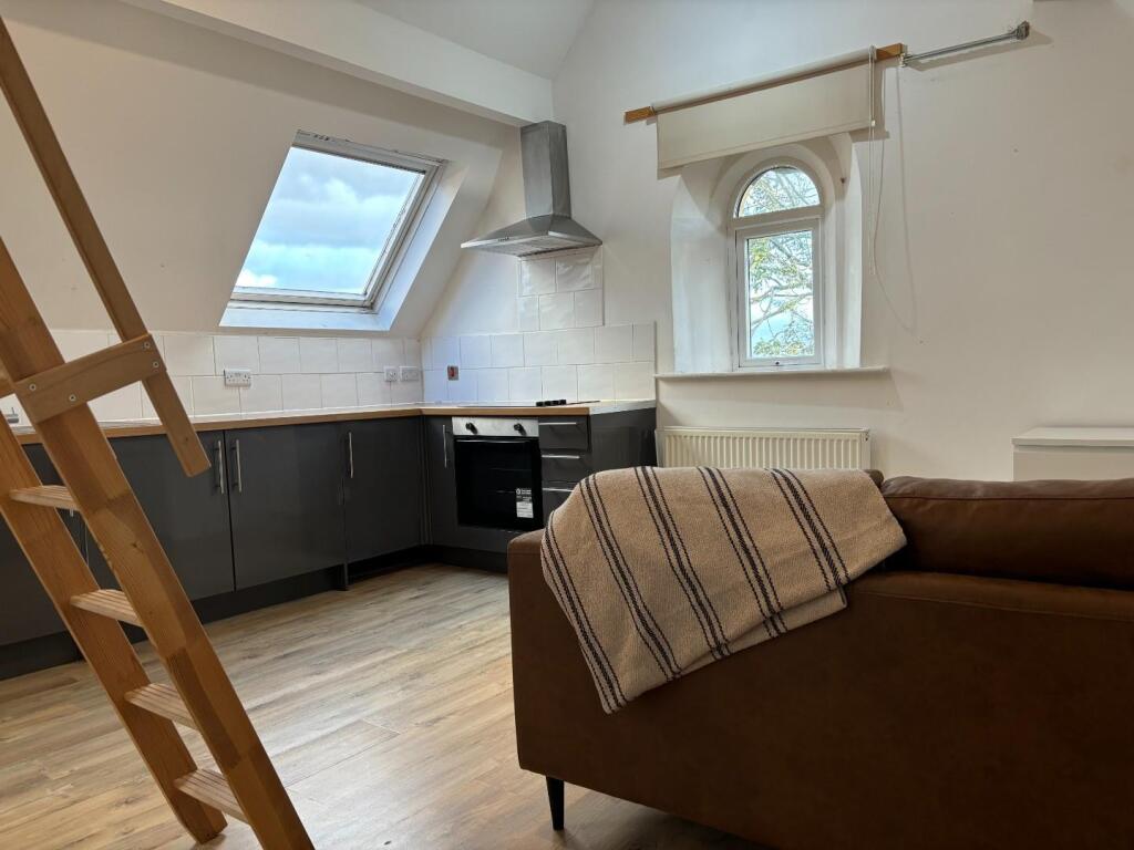 Main image of property: Flat 4, 301 Fulwood Road, Sheffield