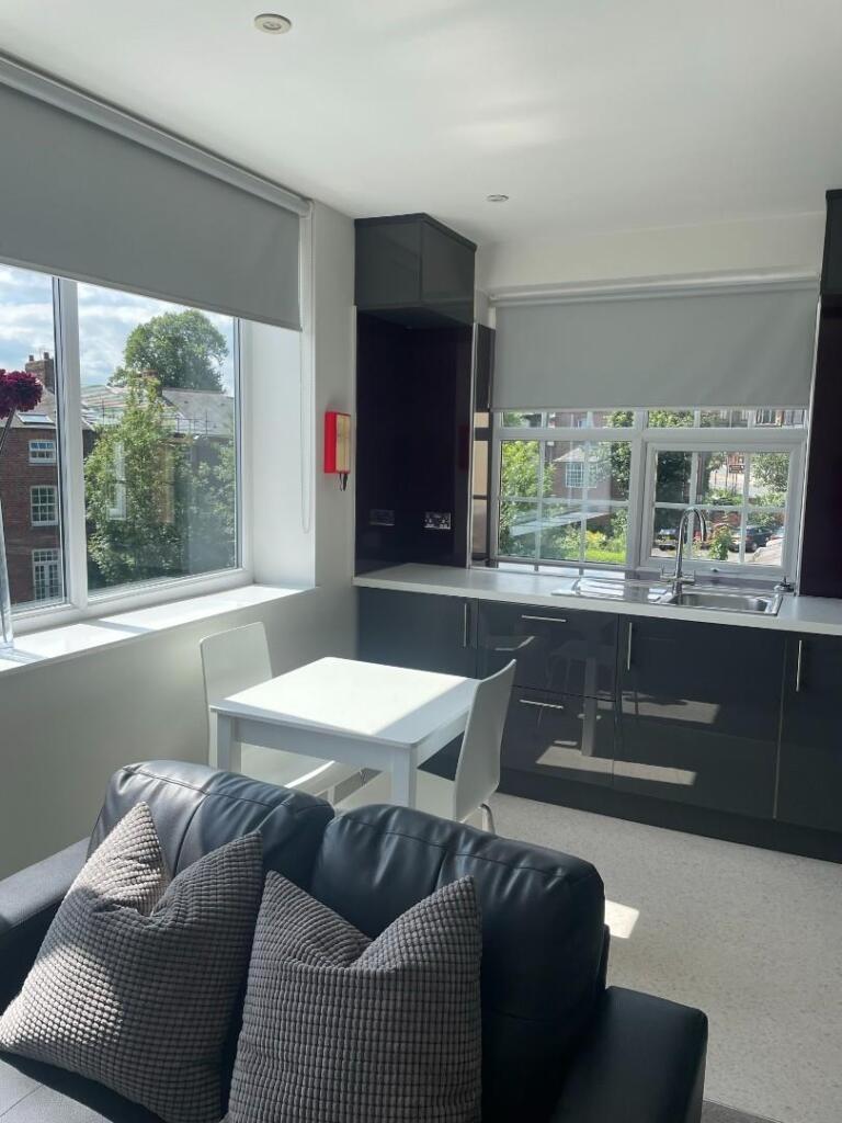 Main image of property: Flat 4, 305 Glossop Road, Sheffield