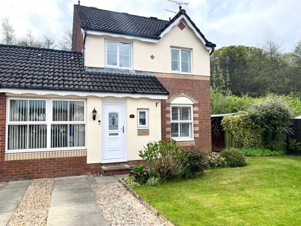Main image of property: 17 Glaive Avenue Stirling FK7 7XF