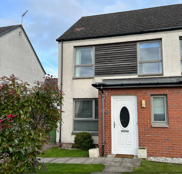 Main image of property: 106 Raploch Road, Stirling, FK8 1RS