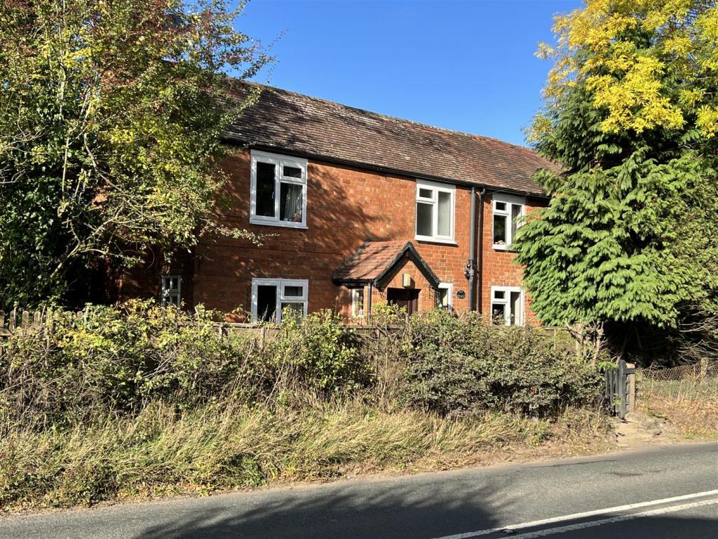 3 bedroom cottage for sale in Ross Road, Newent, GL18
