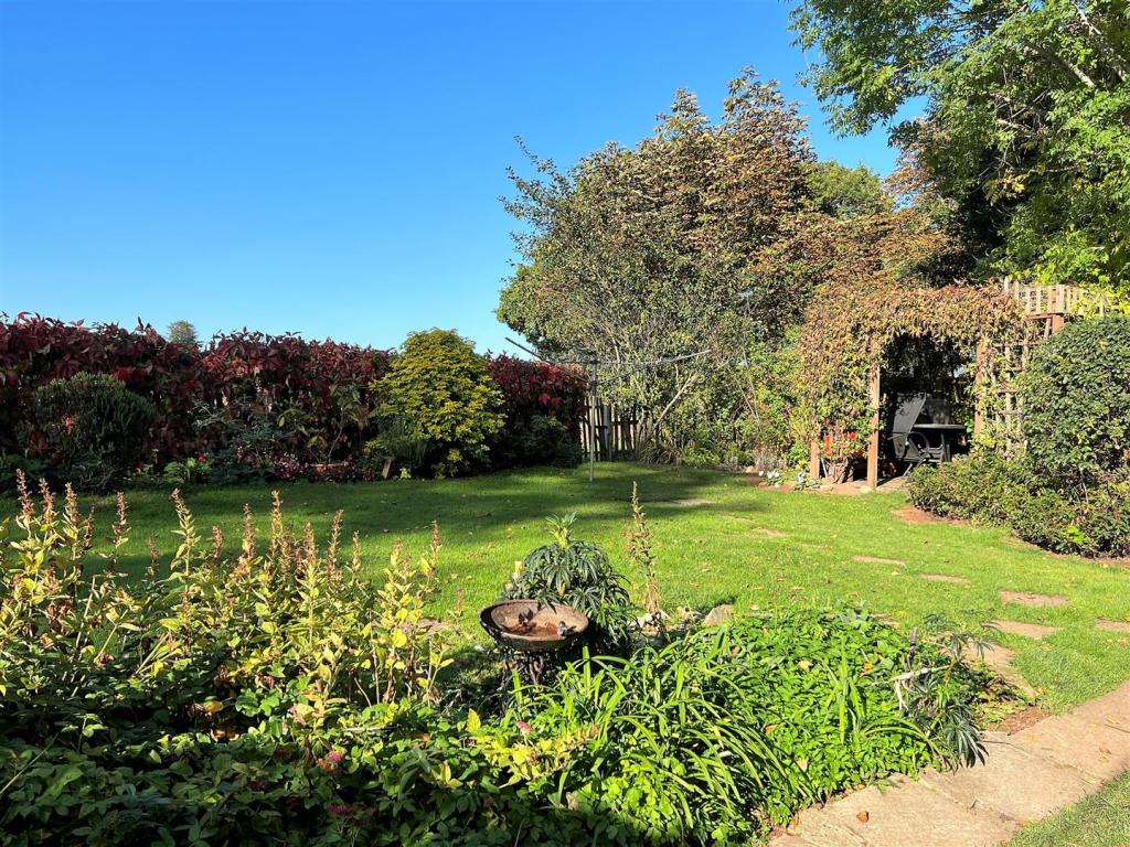 3 bedroom cottage for sale in Ross Road, Newent, GL18