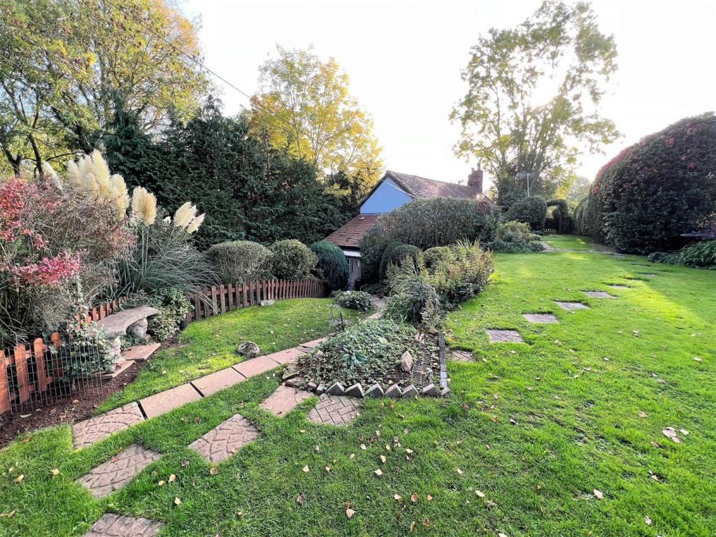 3 bedroom cottage for sale in Ross Road, Newent, GL18