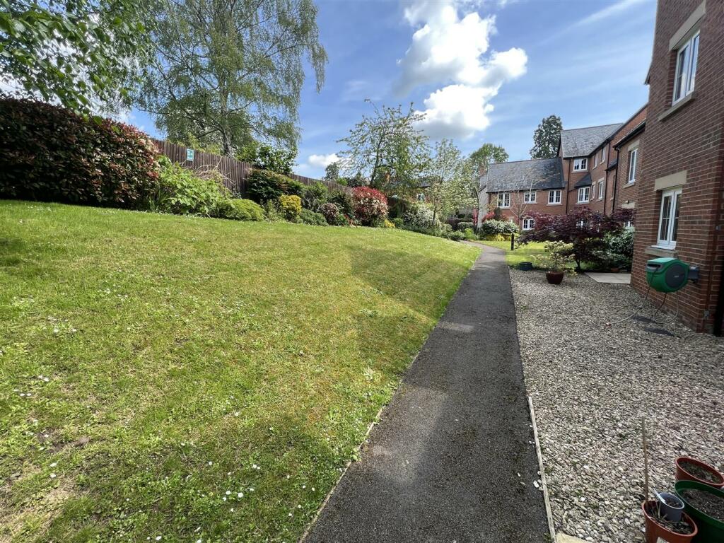 1 bedroom retirement property for sale in Daffodil Court, Newent, GL18